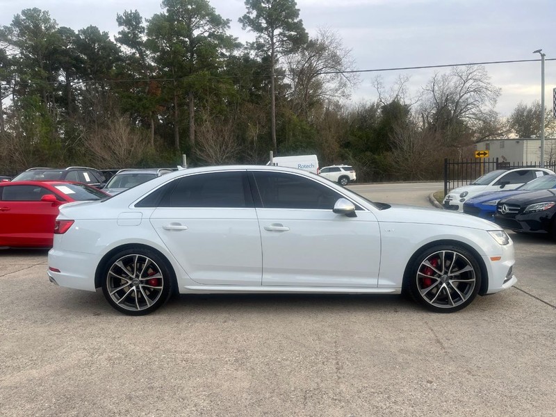 Audi S4 Vehicle Full-screen Gallery Image 05