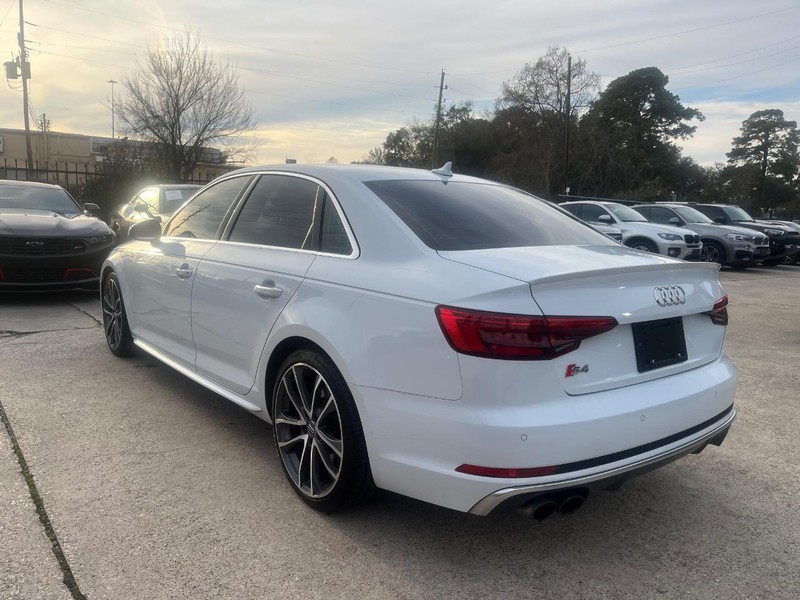 Audi S4 Vehicle Full-screen Gallery Image 08