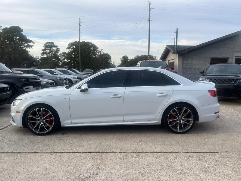 Audi S4 Vehicle Full-screen Gallery Image 09