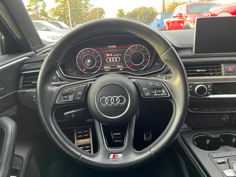 Audi S4 Vehicle Full-screen Gallery Image 20