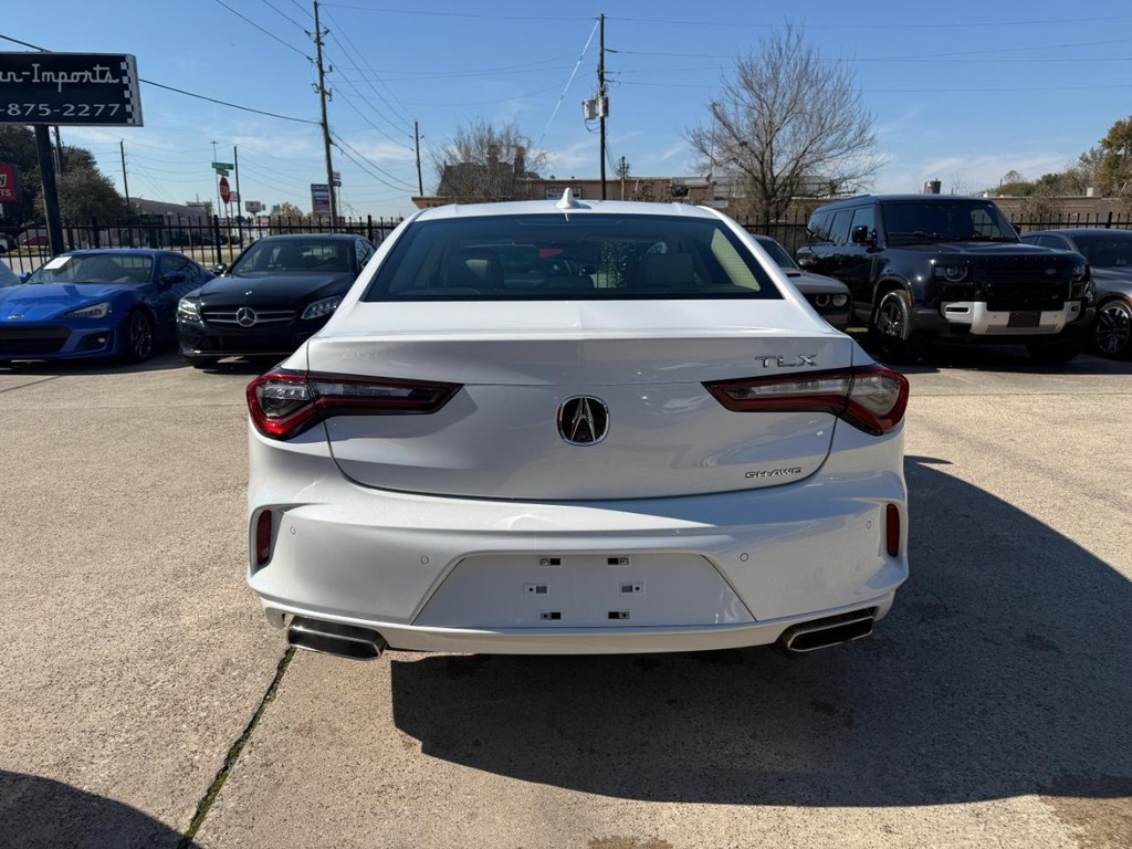 Acura TLX Vehicle Full-screen Gallery Image 07