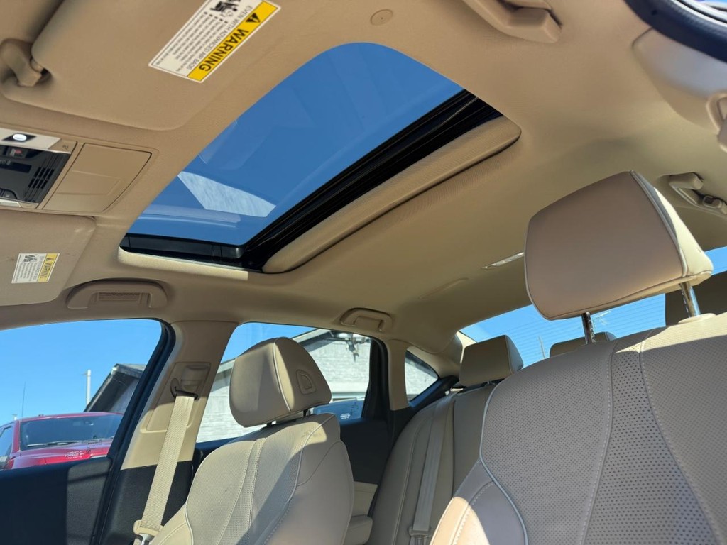 Acura TLX Vehicle Full-screen Gallery Image 27