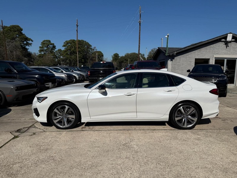 Acura TLX Vehicle Full-screen Gallery Image 09
