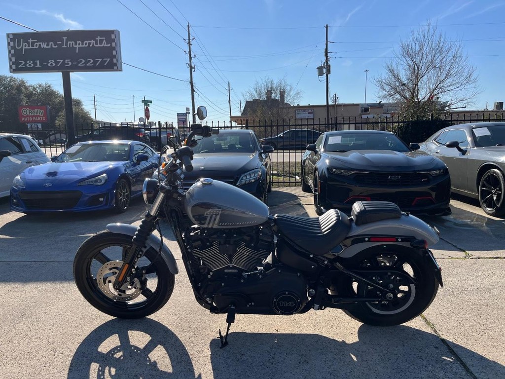 Harley-Davidson Street Bob Vehicle Full-screen Gallery Image 08