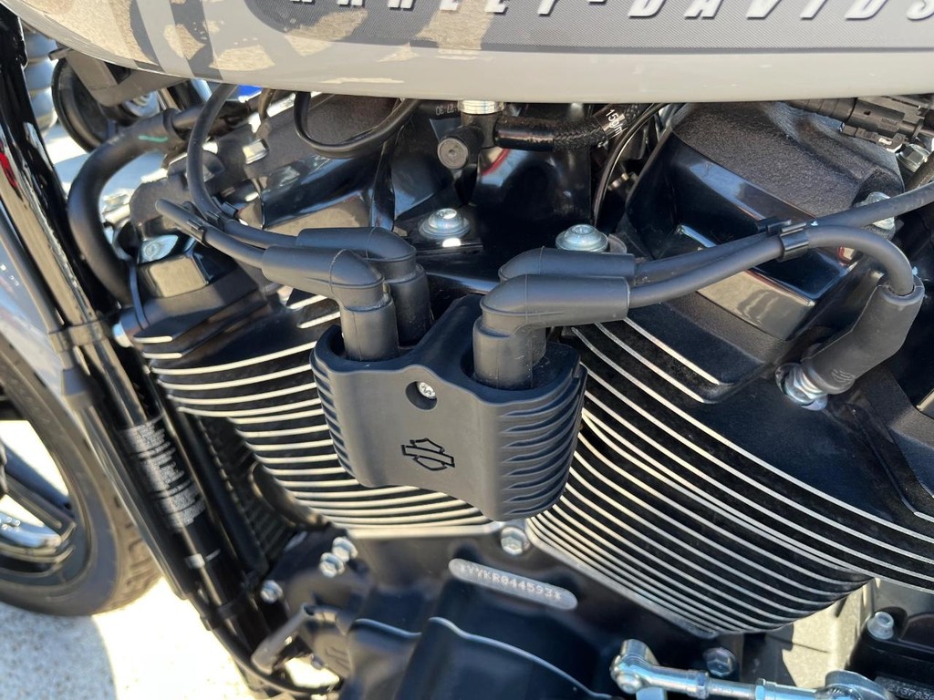 Harley-Davidson Street Bob Vehicle Full-screen Gallery Image 21