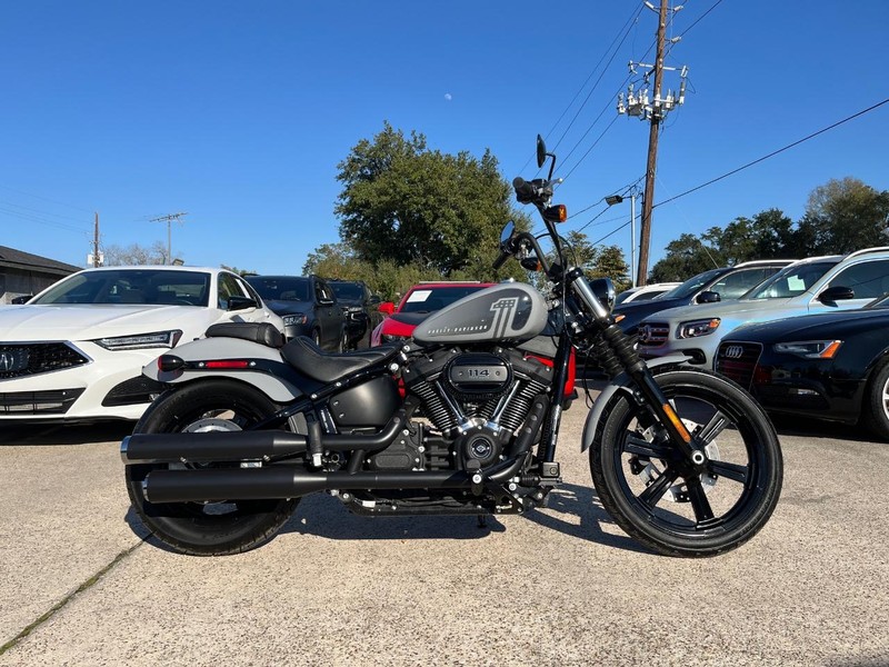 Harley-Davidson Street Bob Vehicle Full-screen Gallery Image 04