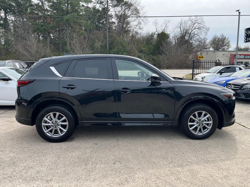 Mazda CX-5 Vehicle Full-screen Gallery Image 05