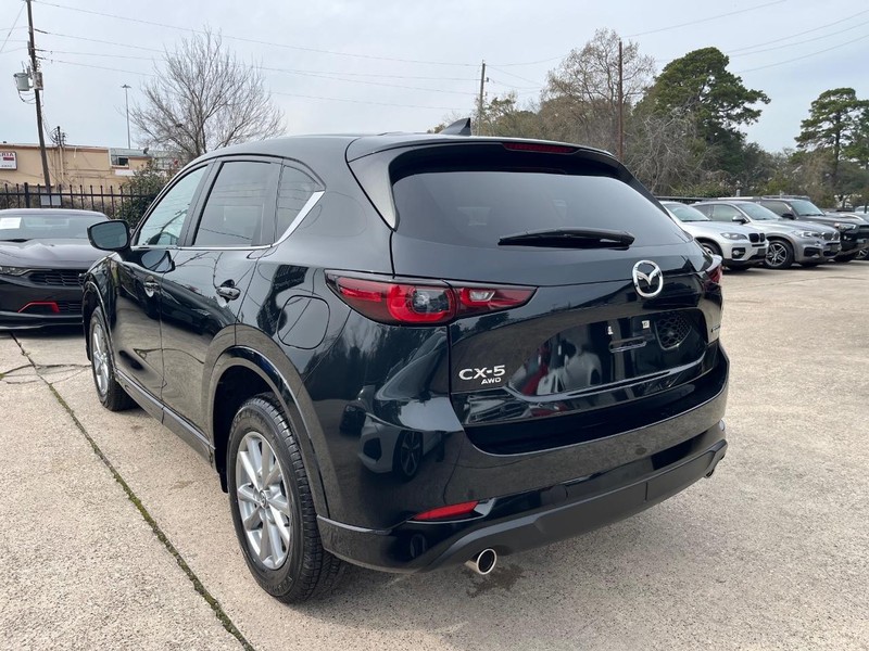 Mazda CX-5 Vehicle Full-screen Gallery Image 08