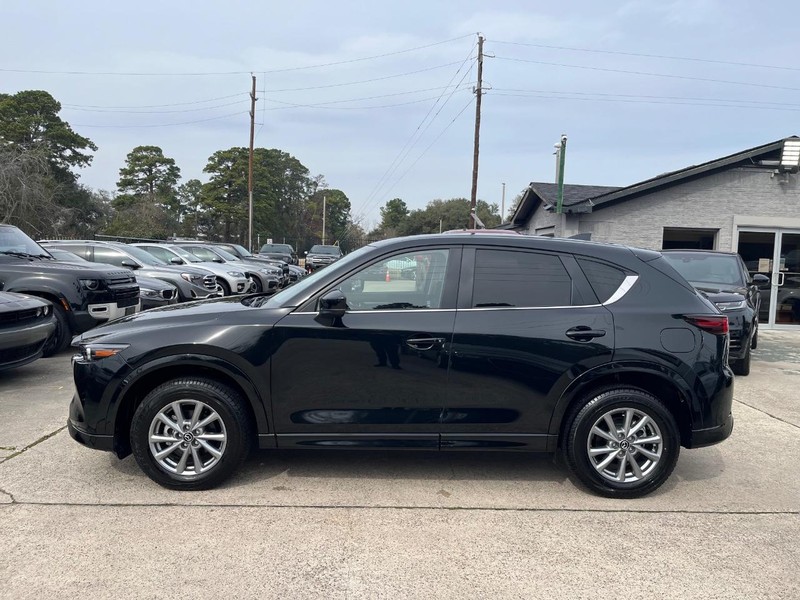 Mazda CX-5 Vehicle Full-screen Gallery Image 09