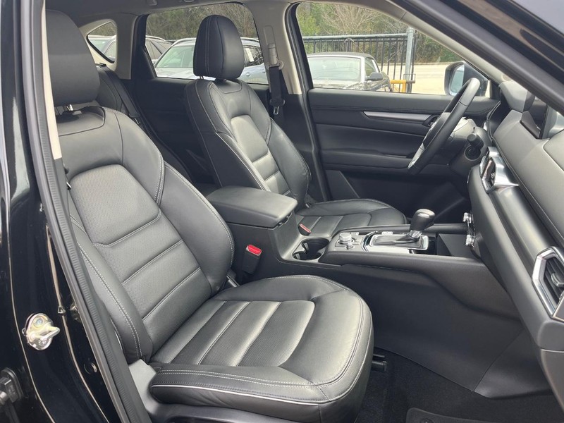 Mazda CX-5 Vehicle Full-screen Gallery Image 14