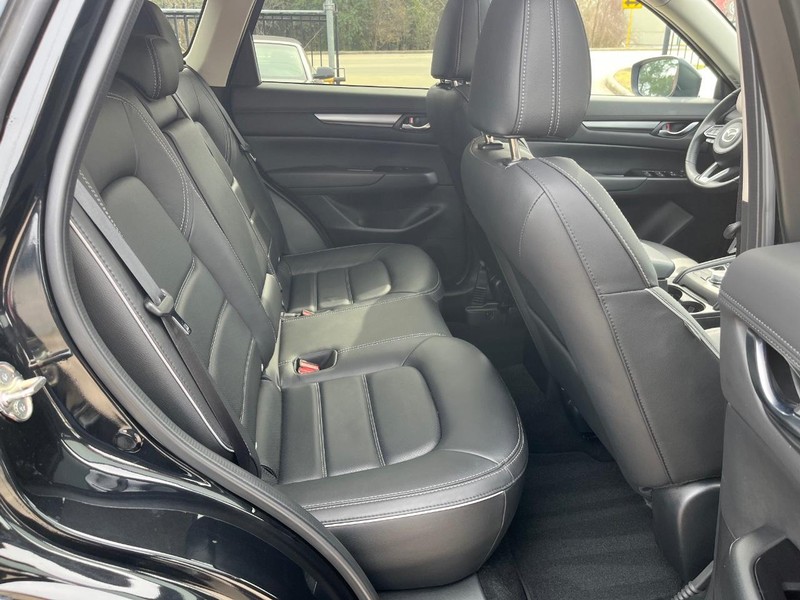 Mazda CX-5 Vehicle Full-screen Gallery Image 18