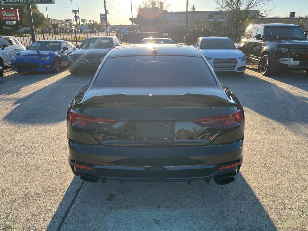 Audi RS 5 Coupe Vehicle Full-screen Gallery Image 08