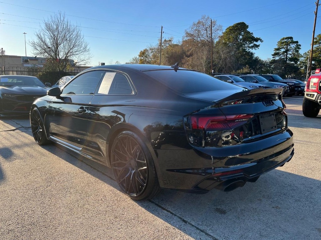 Audi RS 5 Coupe Vehicle Full-screen Gallery Image 09