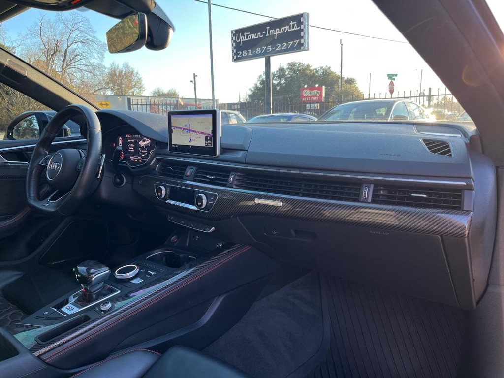 Audi RS 5 Coupe Vehicle Full-screen Gallery Image 14