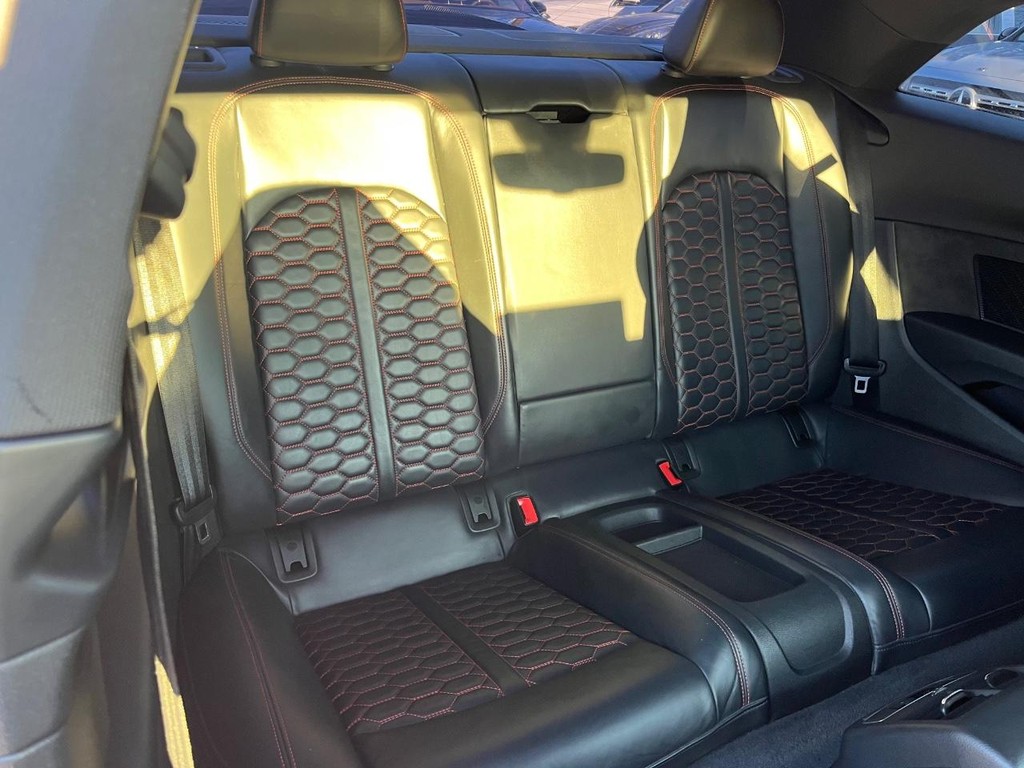 Audi RS 5 Coupe Vehicle Full-screen Gallery Image 17