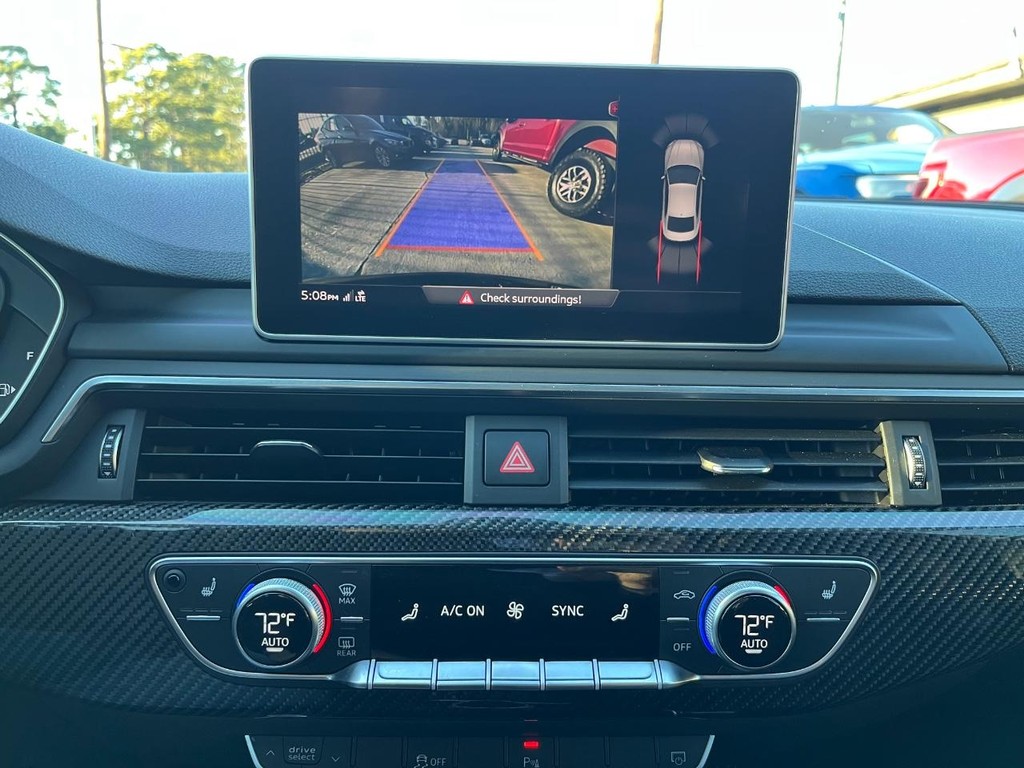 Audi RS 5 Coupe Vehicle Full-screen Gallery Image 21