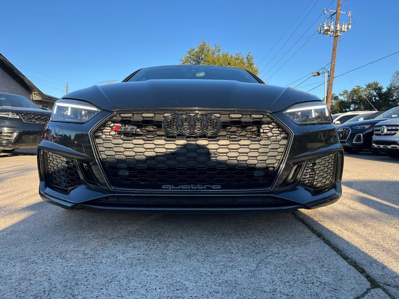 Audi RS 5 Coupe Vehicle Full-screen Gallery Image 02