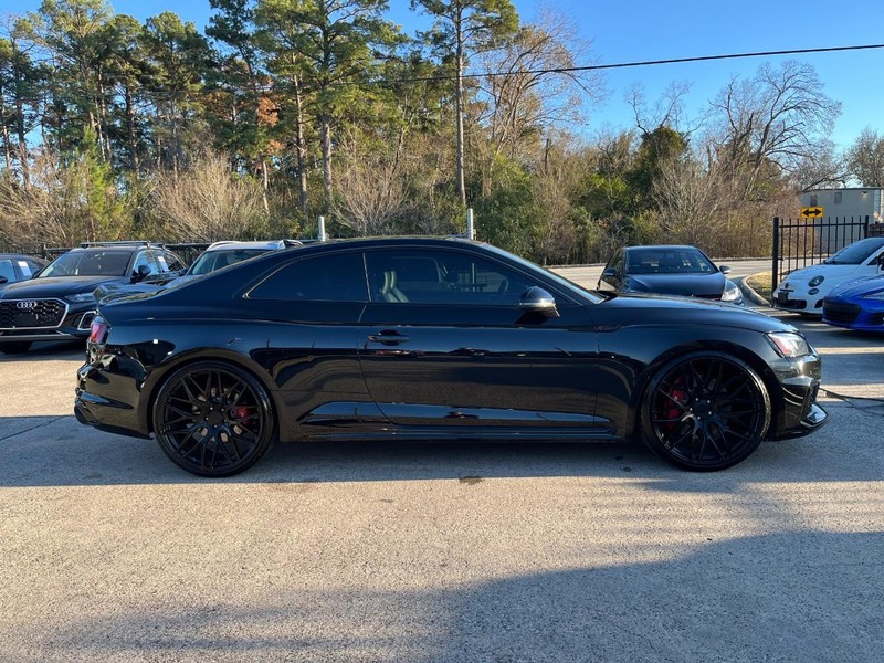 Audi RS 5 Coupe Vehicle Full-screen Gallery Image 05