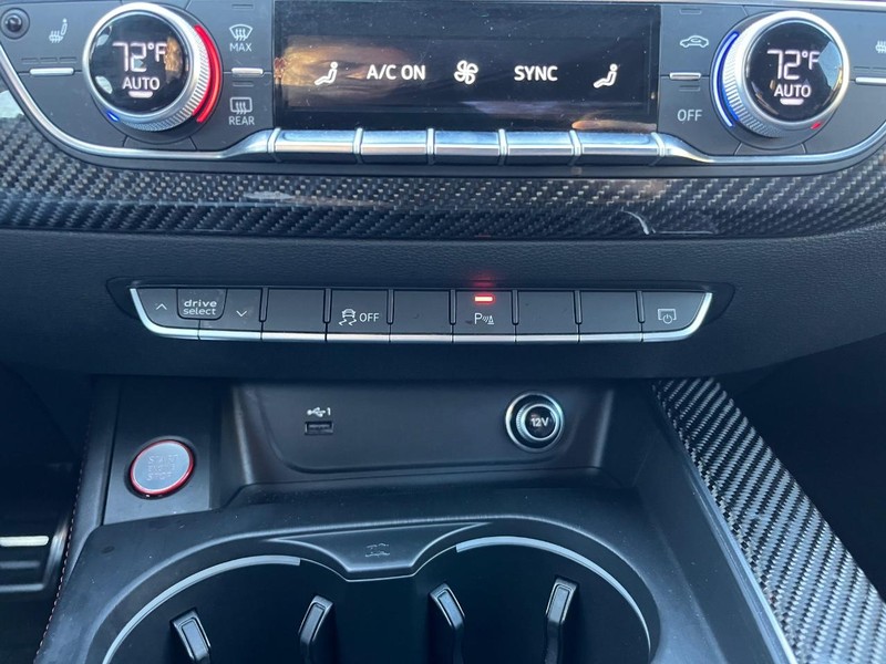 Audi RS 5 Coupe Vehicle Full-screen Gallery Image 22