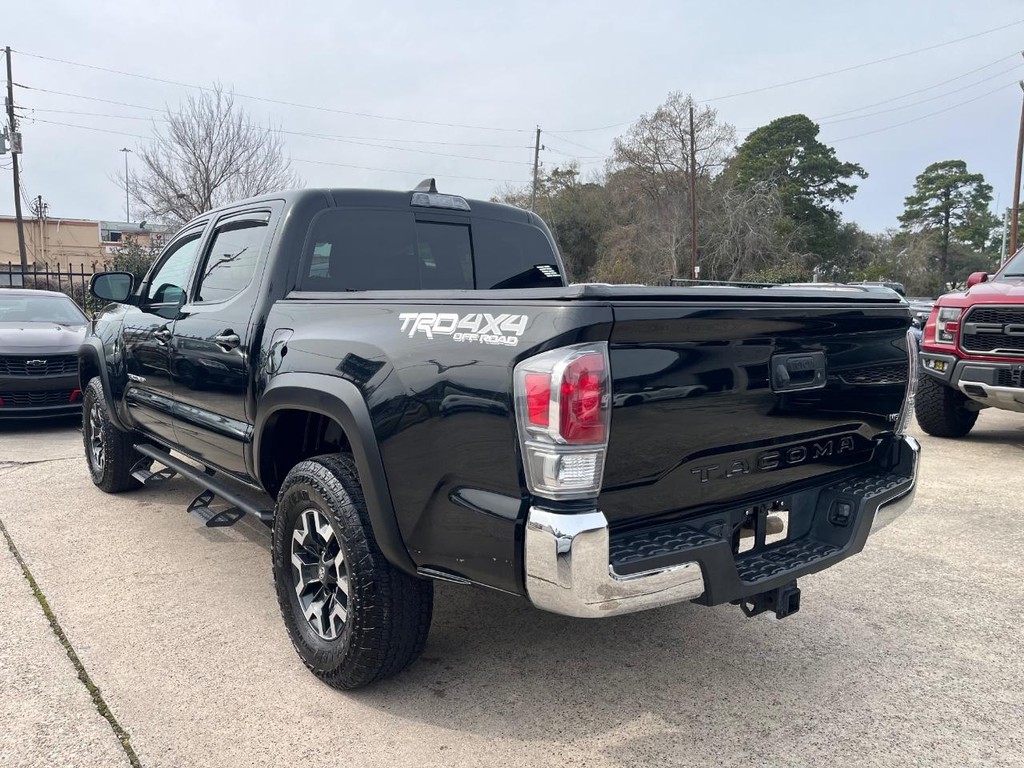 Toyota Tacoma 4WD Vehicle Full-screen Gallery Image 07