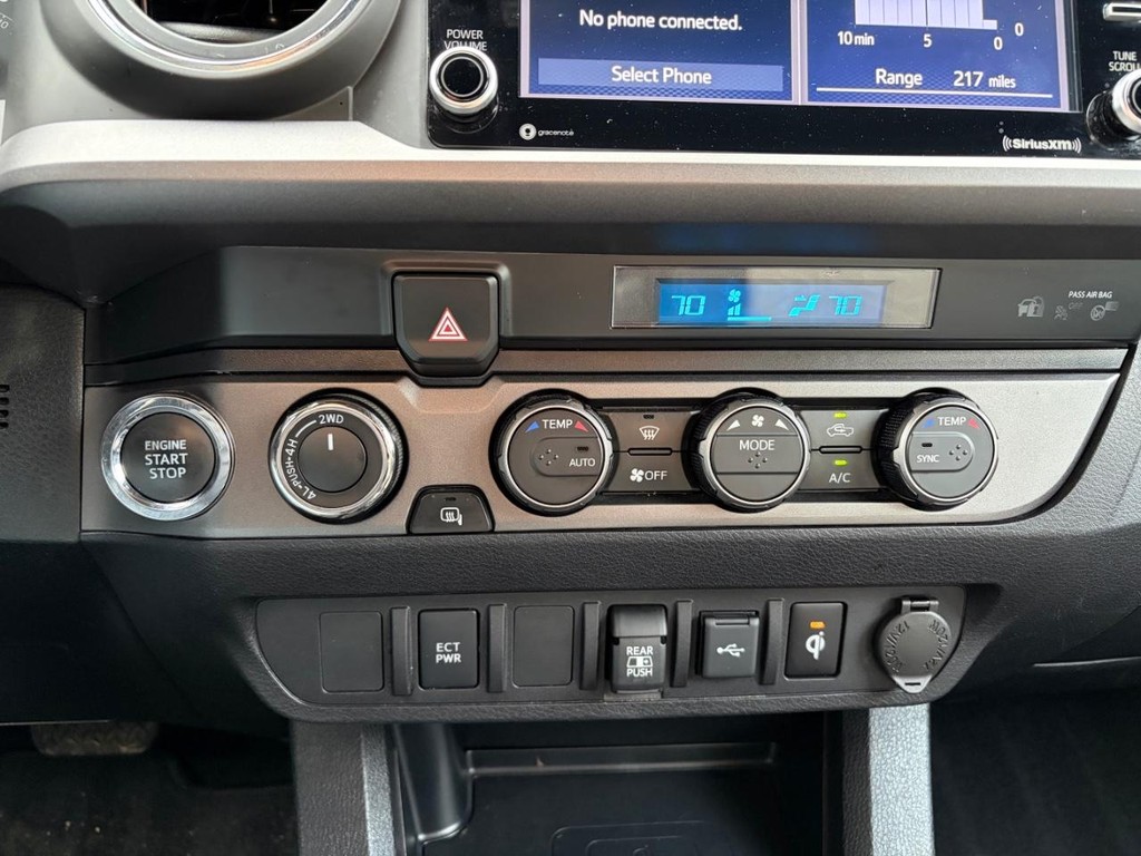 Toyota Tacoma 4WD Vehicle Full-screen Gallery Image 22