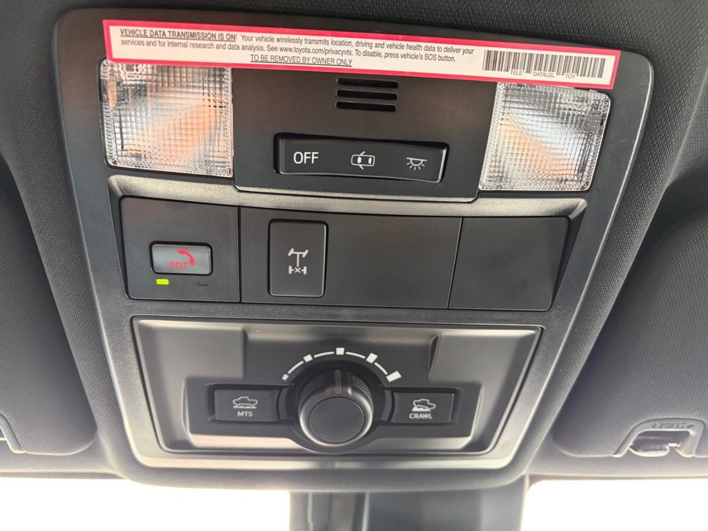 Toyota Tacoma 4WD Vehicle Full-screen Gallery Image 25