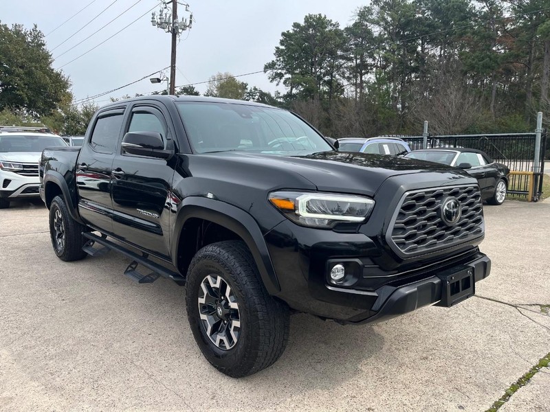 Toyota Tacoma 4WD Vehicle Full-screen Gallery Image 03