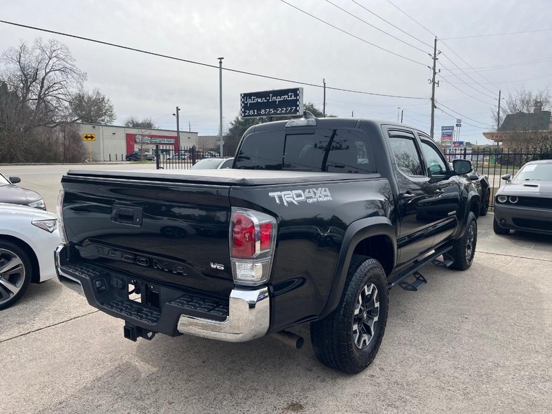 Toyota Tacoma 4WD Vehicle Full-screen Gallery Image 05