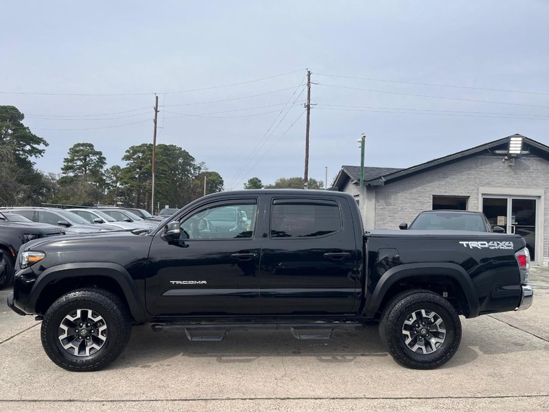 Toyota Tacoma 4WD Vehicle Full-screen Gallery Image 08