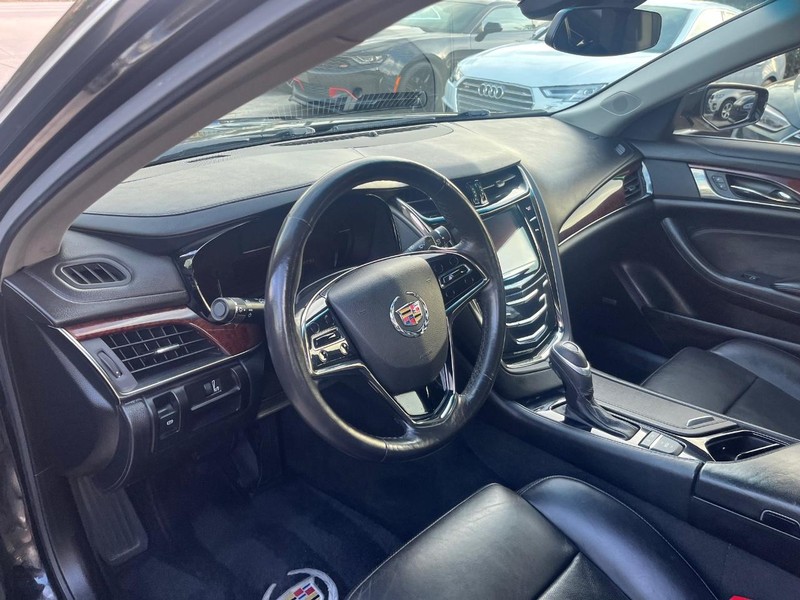 Cadillac CTS Sedan Vehicle Full-screen Gallery Image 10