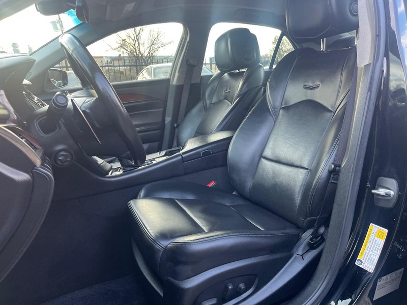 Cadillac CTS Sedan Vehicle Full-screen Gallery Image 11