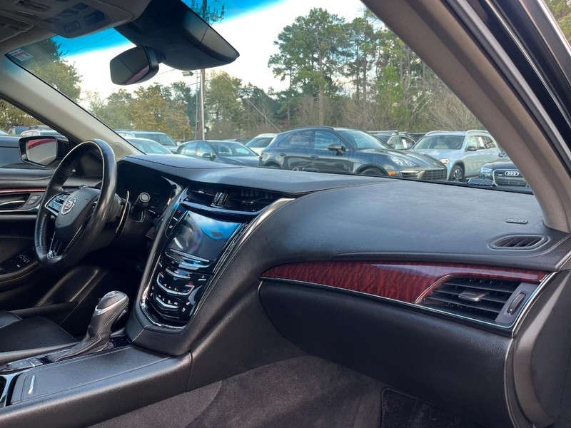 Cadillac CTS Sedan Vehicle Full-screen Gallery Image 13