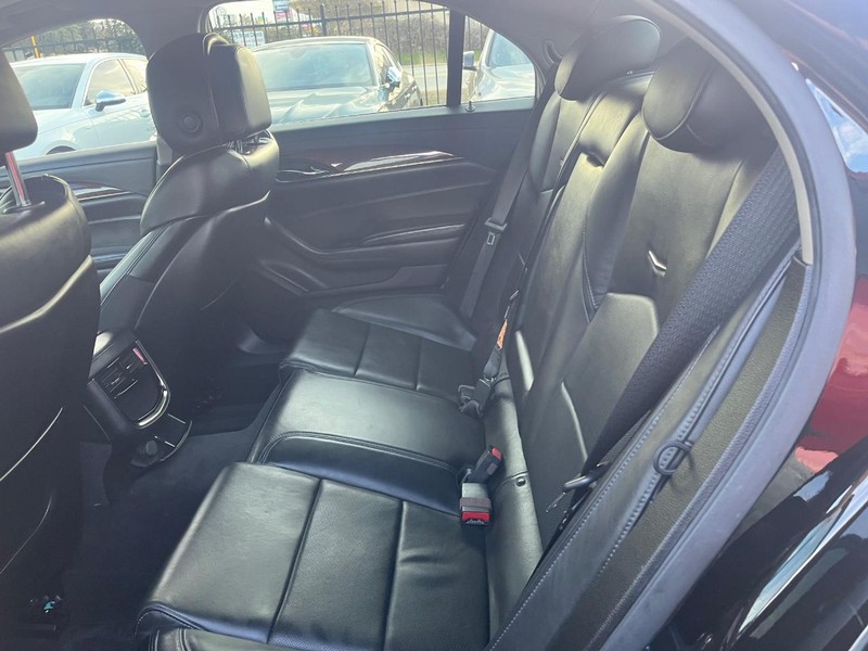 Cadillac CTS Sedan Vehicle Full-screen Gallery Image 16