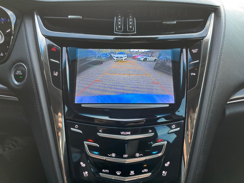 Cadillac CTS Sedan Vehicle Full-screen Gallery Image 22