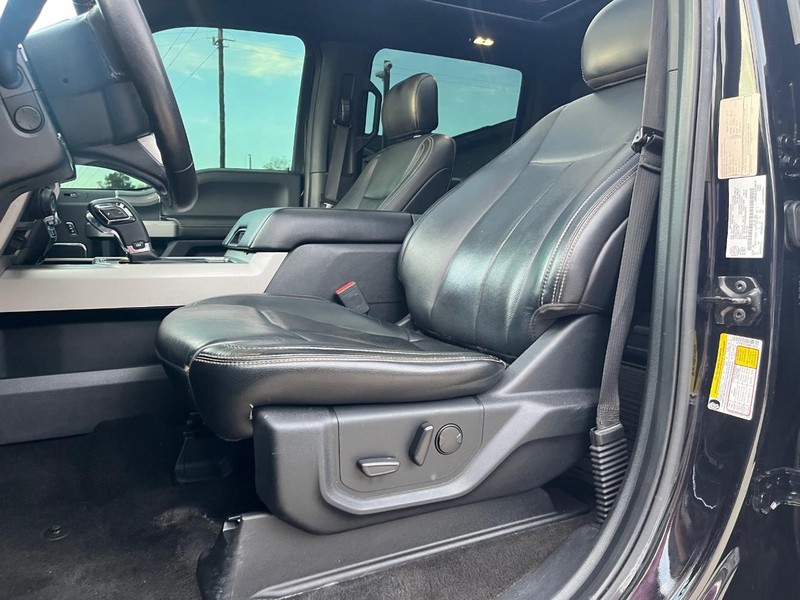 Ford F-150 Vehicle Full-screen Gallery Image 11