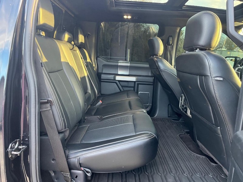 Ford F-150 Vehicle Full-screen Gallery Image 16