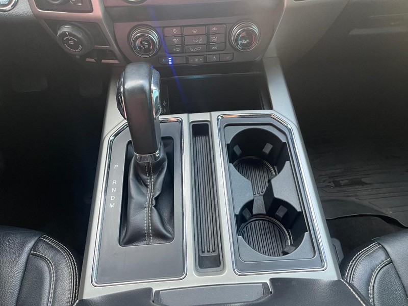 Ford F-150 Vehicle Full-screen Gallery Image 23