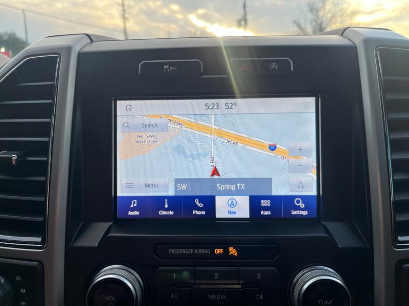 Ford F-150 Vehicle Full-screen Gallery Image 26