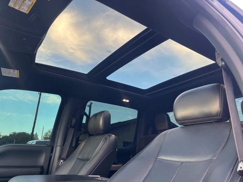 Ford F-150 Vehicle Full-screen Gallery Image 27