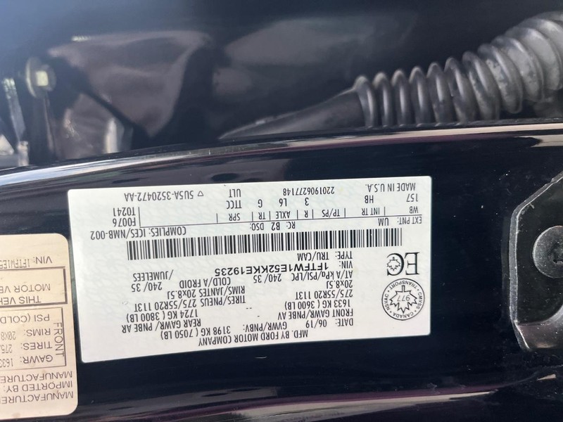 Ford F-150 Vehicle Full-screen Gallery Image 28