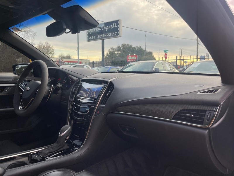 Cadillac ATS-V Coupe Vehicle Full-screen Gallery Image 13