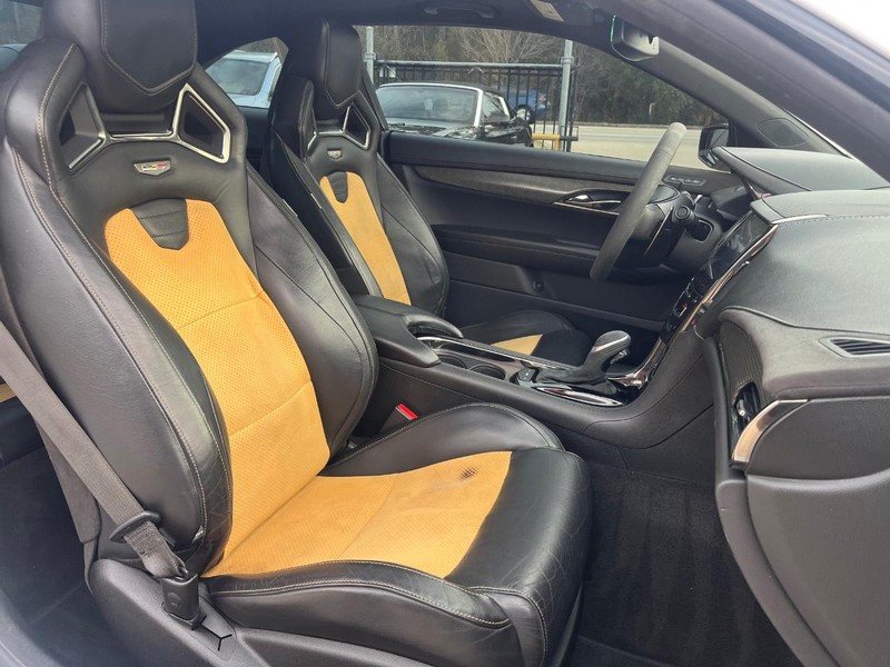 Cadillac ATS-V Coupe Vehicle Full-screen Gallery Image 14