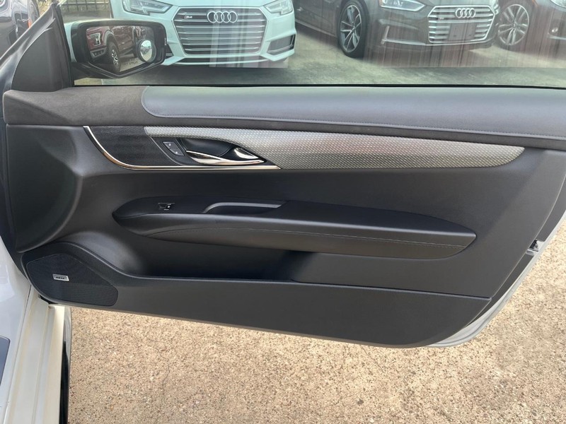 Cadillac ATS-V Coupe Vehicle Full-screen Gallery Image 15