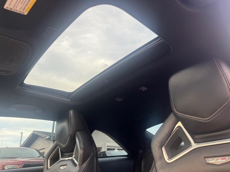 Cadillac ATS-V Coupe Vehicle Full-screen Gallery Image 25