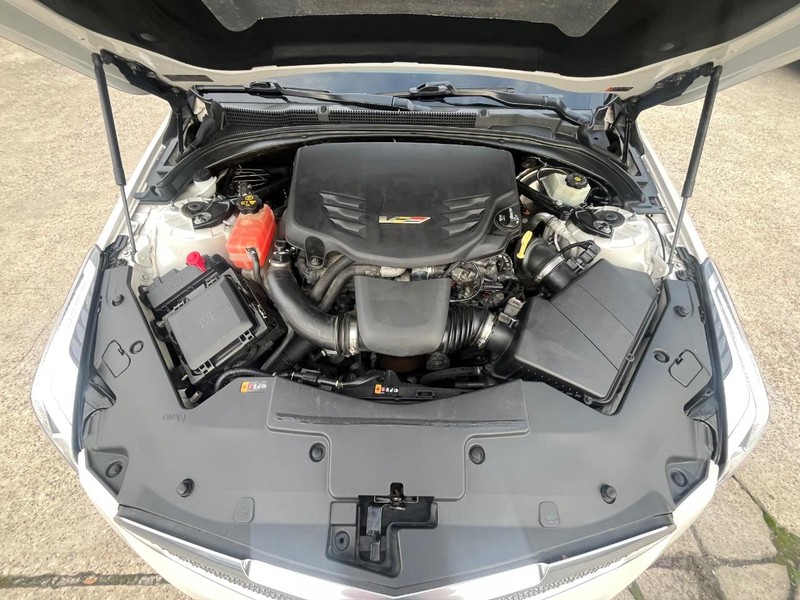 Cadillac ATS-V Coupe Vehicle Full-screen Gallery Image 26