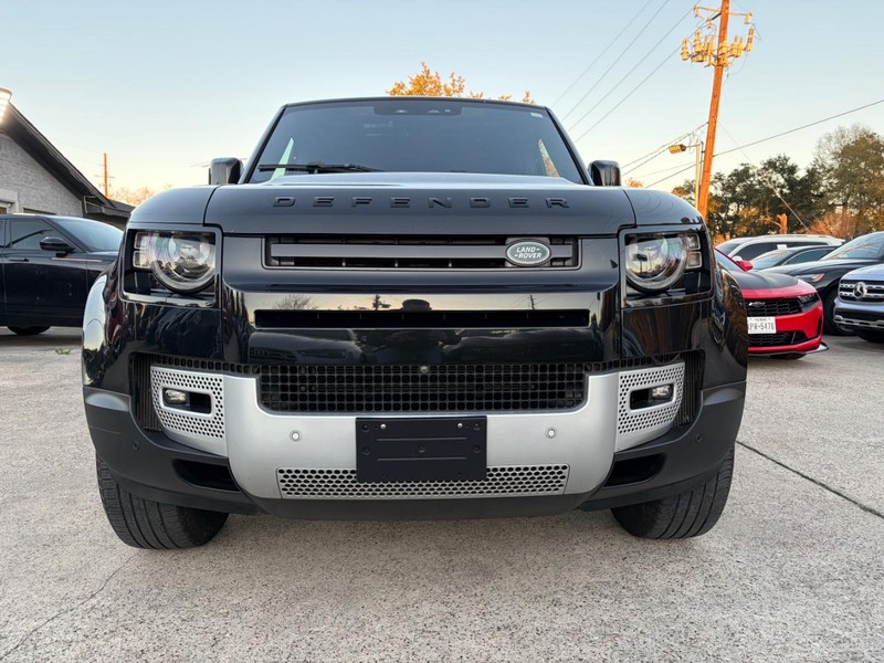 Land Rover Defender Vehicle Full-screen Gallery Image 02