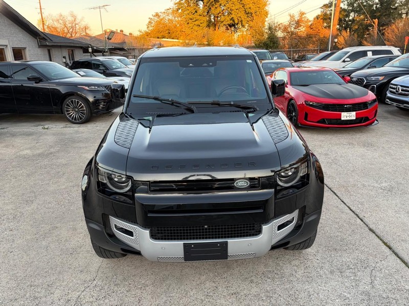 Land Rover Defender Vehicle Full-screen Gallery Image 03