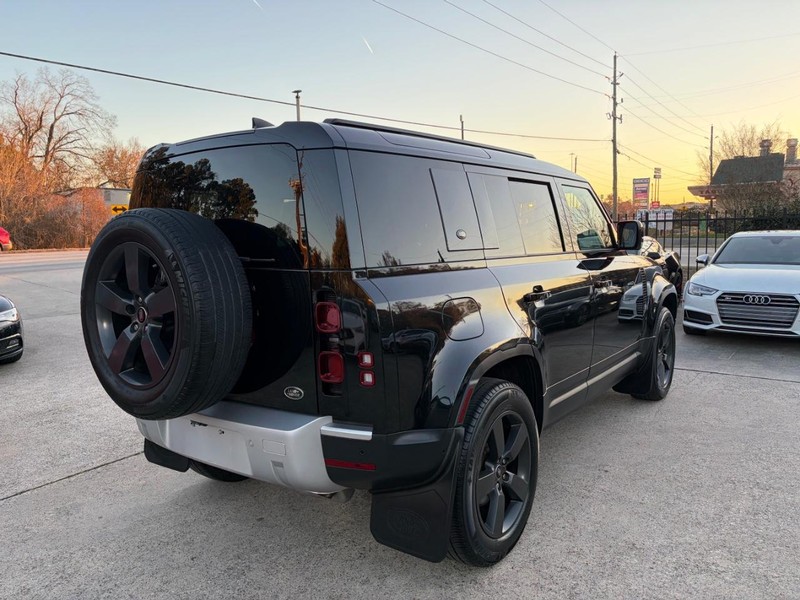 Land Rover Defender Vehicle Full-screen Gallery Image 06