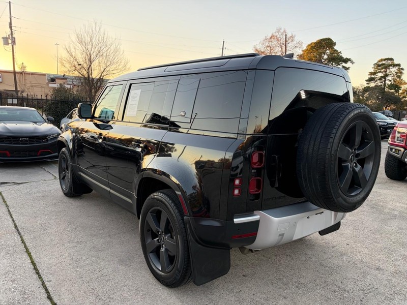 Land Rover Defender Vehicle Full-screen Gallery Image 08
