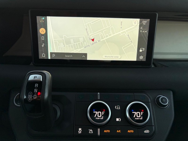 Land Rover Defender Vehicle Full-screen Gallery Image 23